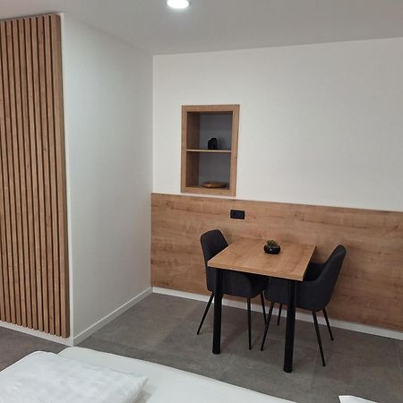 Prenocisca Kralj Apartment Komenda Exterior photo